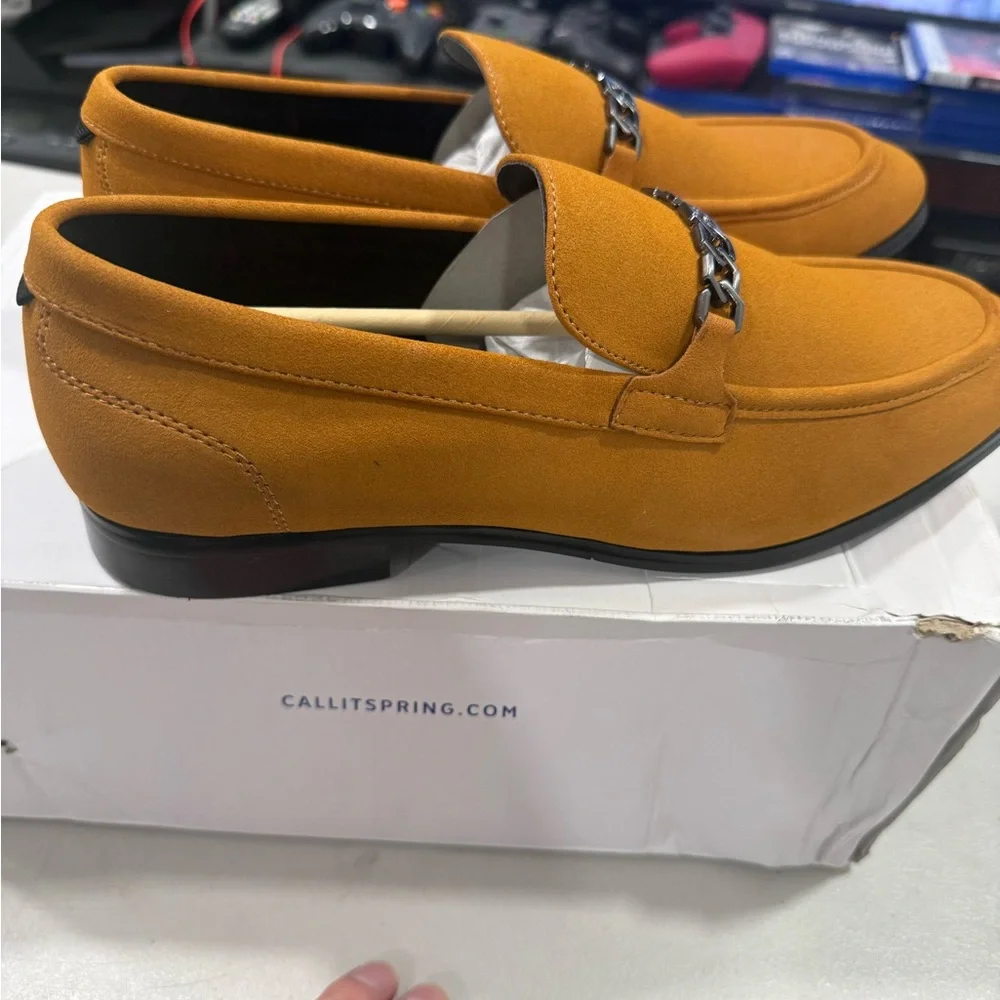 Call It Spring Tan Bargerholt Loafers with Chain Accent Men Size 9.5 New